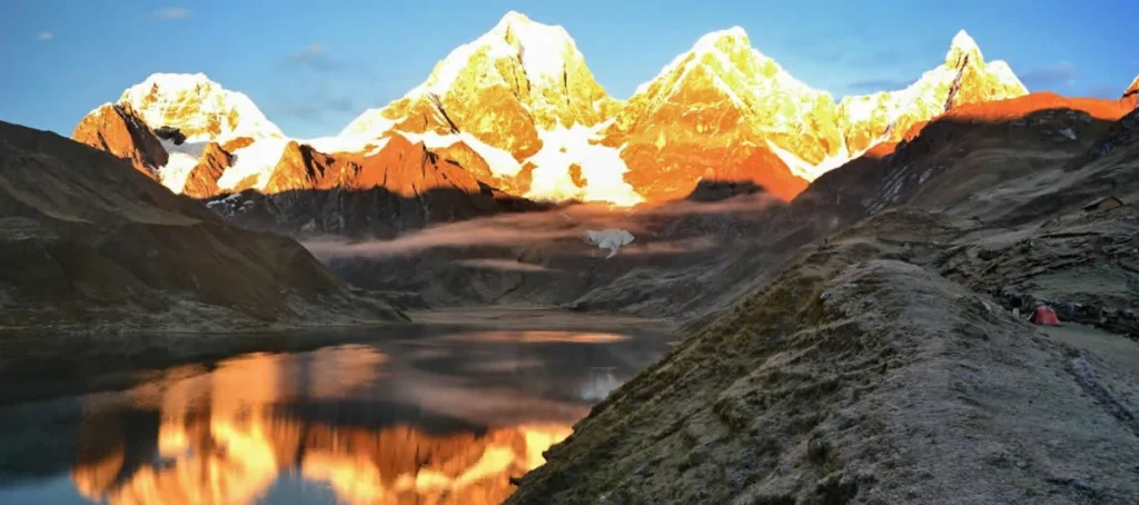 Lagos-y-Picos-Cordillera-Huayhuash-Trek-Largo.jpeg