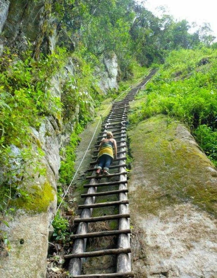Caminata-a-Putukusi-Aguas-Calientes