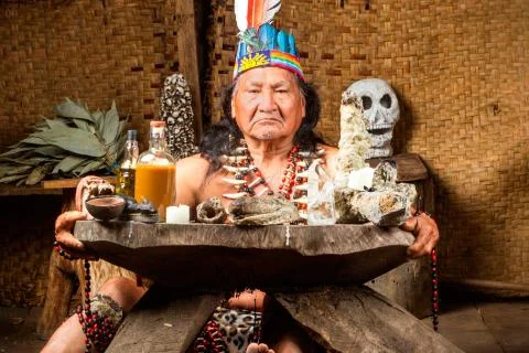 Experiencia-de-Ayahuasca-en-la-Selva-Peruana-Manú-Tours