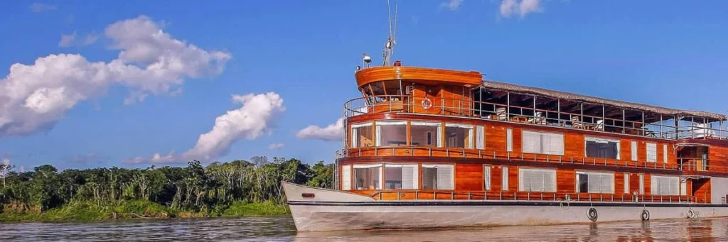 Tours-Amazonía-Cruceros-de-Lujo-Excursiones-en-Iquitos